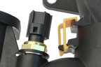 URO LR005631 Engine Coolant Thermostat / Water Inlet Assembly - view 3