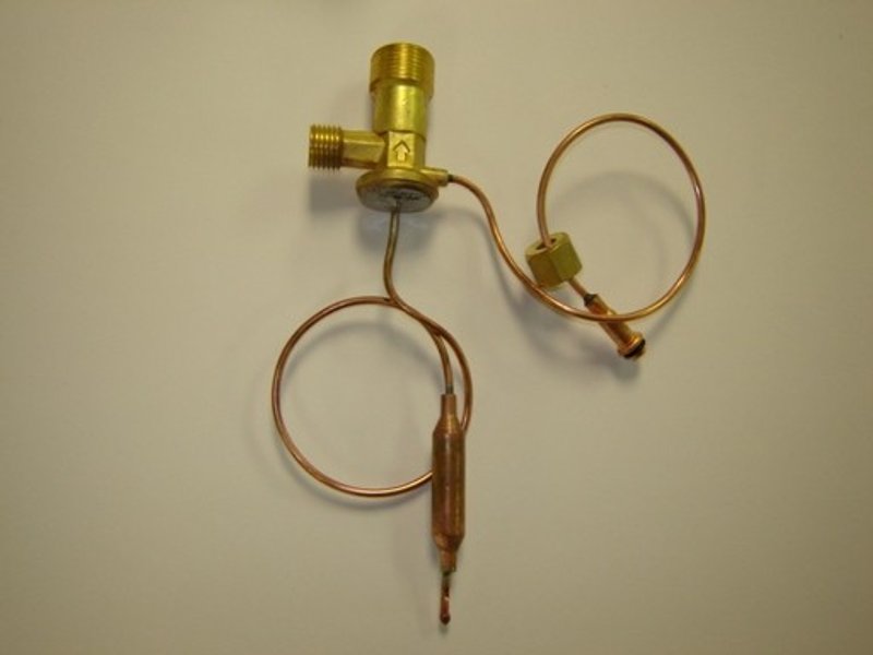 Global Parts 3411335 A/C Expansion Valve