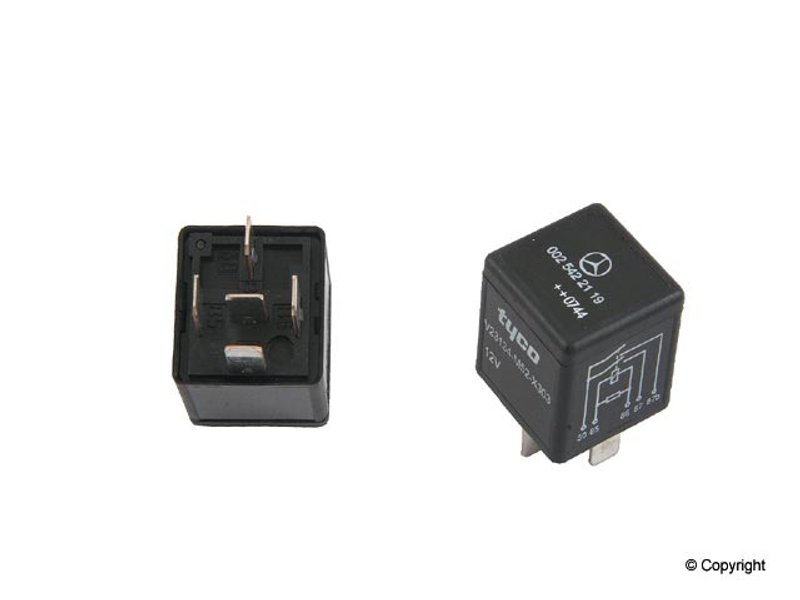 Genuine 0025422119 Turn Signal Relay