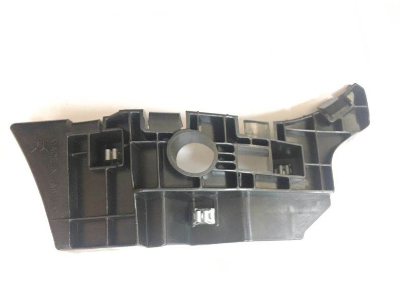 TechPro GM1043151C Bumper Cover Support - Front Right