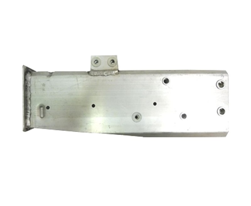 TechPro GM1067209 Bumper Bracket - Front Right