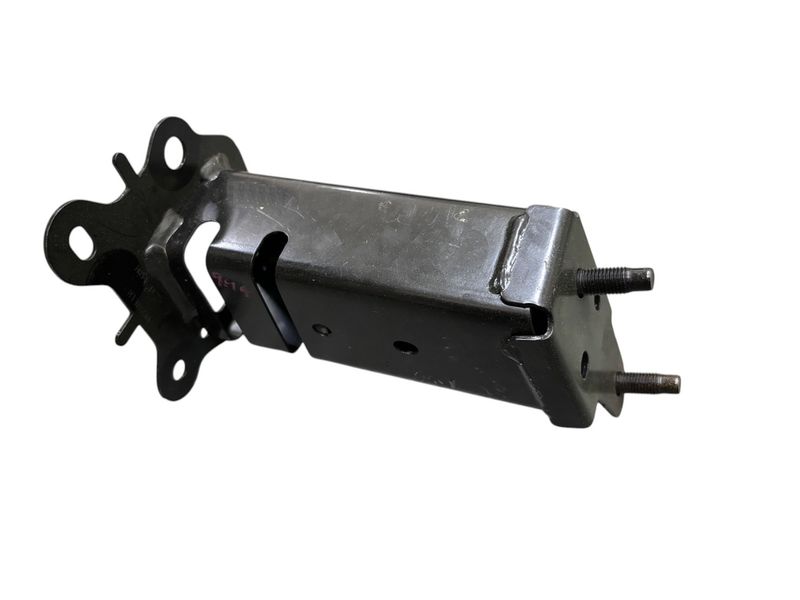 TechPro NI1066161 Bumper Bracket - Front Left