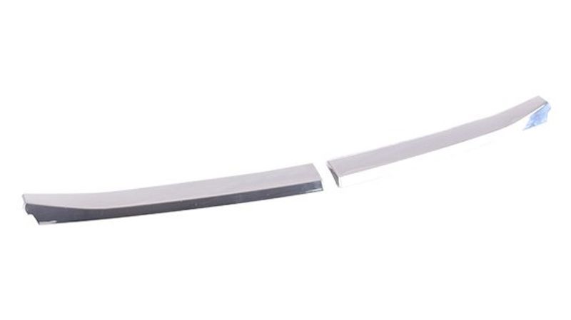 TechPro SU1213106 Grille Molding - Right