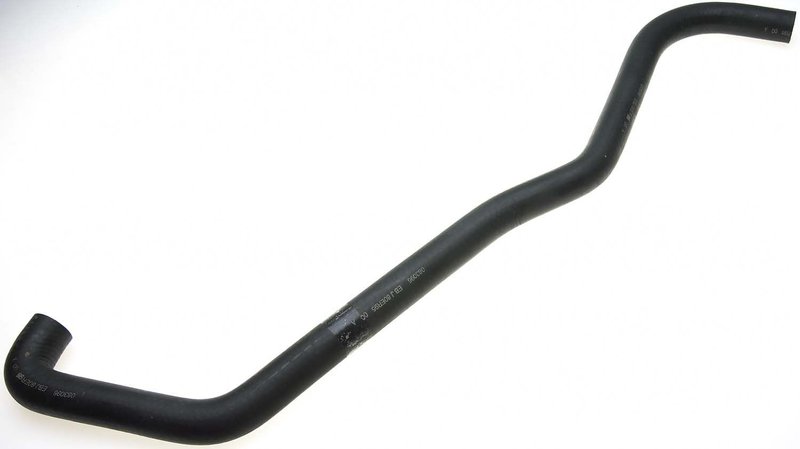 Gates 22217 Radiator Coolant Hose - Lower - Reservoir To Radiator or Lower - Reservoir To Tee