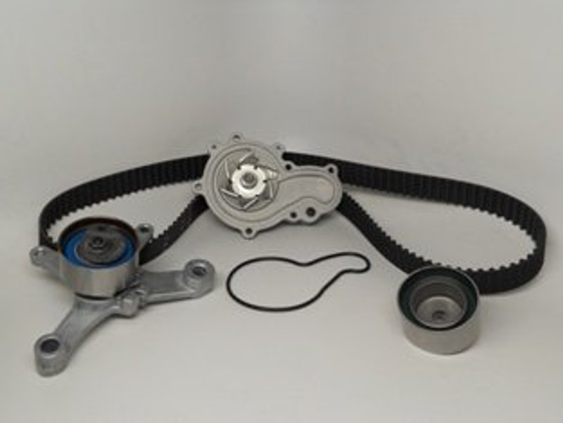Gates TCKWP246A Engine Timing Belt Kit with Water Pump